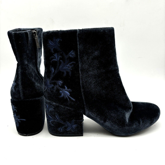 2017 Kenneth Cole 'RENNA' Blue Velvet Floral Embroidered Block Heel Boot 9.5M - Picture 12 of 16